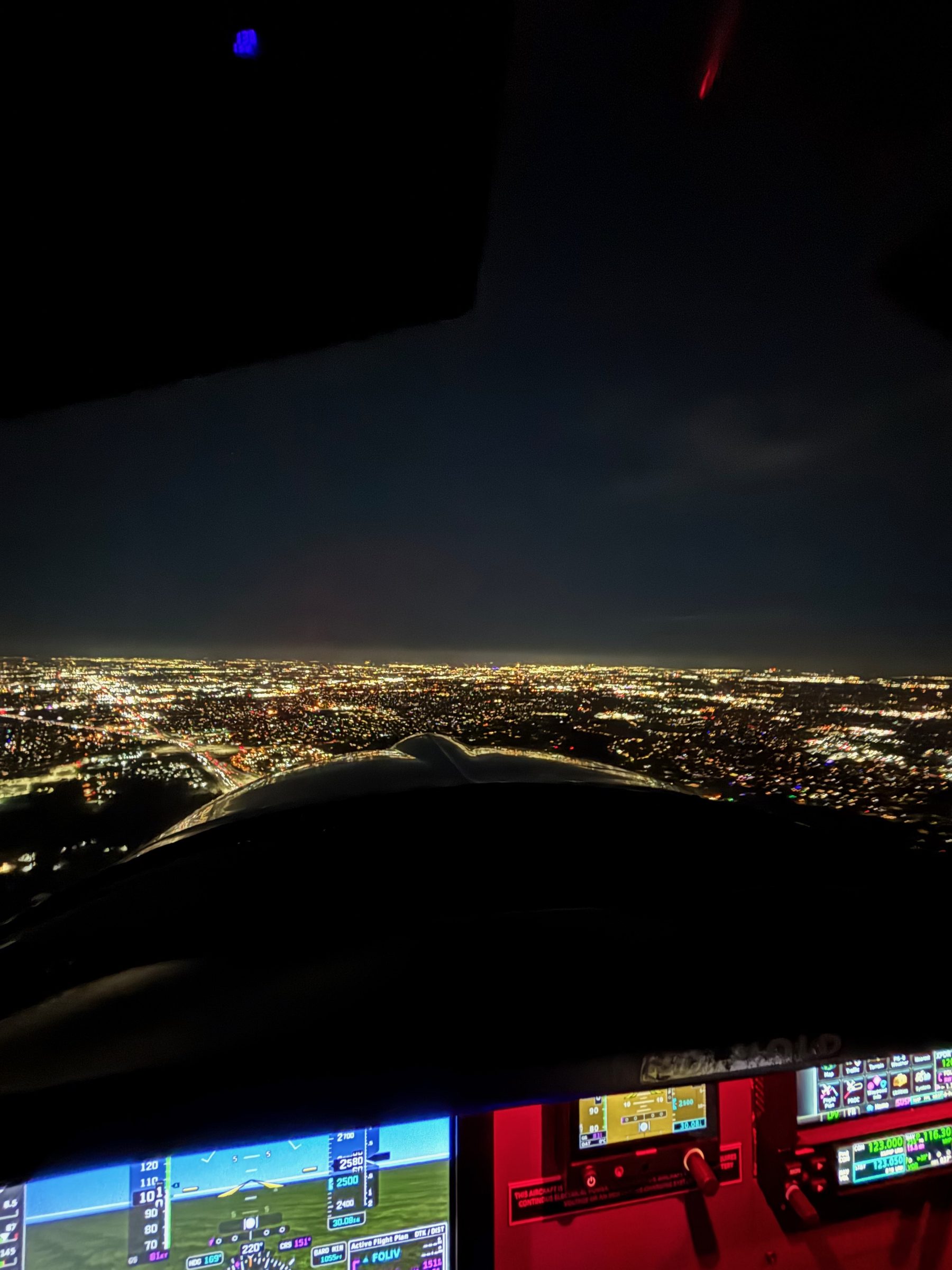 Night approach into the city in N26248